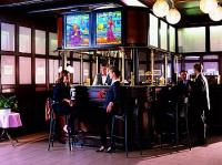 Lobby bár az Ibis Budapest Váci út szállodában, a Nyugati pályaudvar közelében Lobby bár az Ibis Budapest Váci út szállodában, a Nyugati pályaudvar közelében