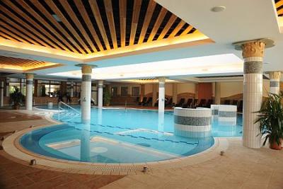 Aquarell hotel - medence Cegléden - 4 csillagos wellness hotel Aquarell Cegléd - ✔️ Aquarell Hotel Cegléd ✔️ Akciós Aquarell gyógyhotel
