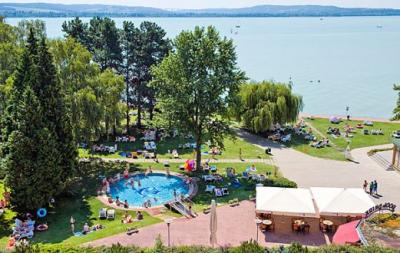 ✔️ Panorámás kilátás a Balatonra a tihanyi Club Tihany szállodából - ✔️ Club Tihany**** Tihany - akciós tihanyi hotel közvetlenül a Balaton partján