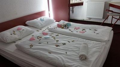 Drive inn Hotel Törökbálint - Háromágyas szoba Törökbálinton a Drive Inn szállodában - Hotel Drive Inn*** Törökbálint ✔️ Akciós Drive inn Hotel