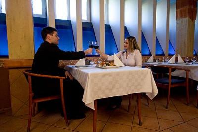 ✔️ 4* Wellness Hotel Aranyhomok Kecskemét, étterem - ✔️ Hotel Aranyhomok Kecskemét ✔️ Akció Aranyhomok Hotel
